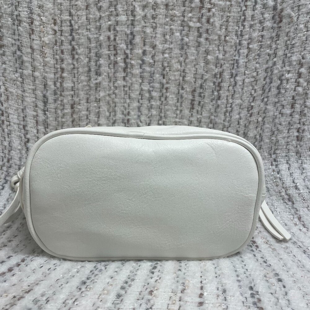 Steve Madden Medium Size Cream Color Faux Leather Bag w/Silver Accents - Picture 5 of 14